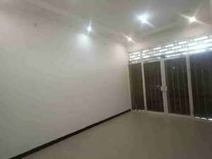 Di Kontrakan Ruko 2 Lantai Tengger Raya Surabaya Dekat Manukan Sambikerep lokasi di Surabaya Kota, tersedia melalui melalui situs Olx