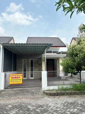 Di Sewa Rumah Di Taman Pondok Jati lokasi di Gresik Kab., tersedia melalui melalui situs Olx