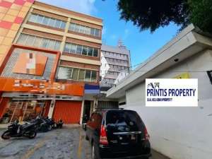 Di Sewakan Ruko 3 Lantai Lokasi Strategis di Raden Inten, Duren Sawit, Jakarta Timur lokasi di Jakarta Timur, tersedia melalui melalui situs Olx