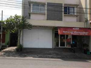 Di sewakan Ruko murah lebar muka 4 meter 2 LT lokasi di Surakarta Kota, tersedia melalui melalui situs Olx