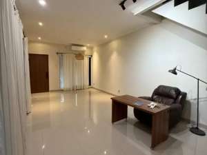 Di Sewakan Rumah 2 Lantai di Cluster Al Hidayah Residence 2, Pasar Minggu, Jakarta Selatan lokasi di Jakarta Selatan, tersedia melalui melalui situs Olx