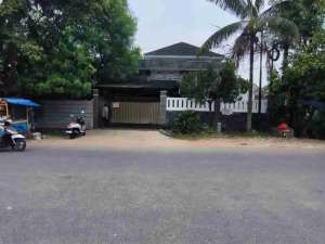 di sewakan rumah bagus bisa untuk usaha di pondok kelapa duren sawit jatim lokasi di Jakarta Timur, tersedia melalui melalui situs Olx