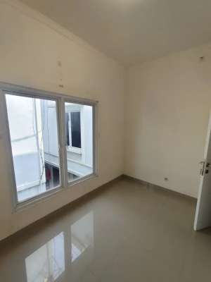 Di sewakan rumah bagus di johar baru jakarta pusat lokasi di Jakarta Pusat, tersedia melalui melalui situs Olx