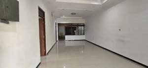 DI SEWAKAN RUMAH DI ERLANGGA RAYA SIMPANG LIMA - SEMARANG KOTA lokasi di Semarang Kota, tersedia melalui melalui situs Olx