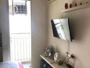 DIJUAL APARTEMEN GUNAWANGSA MERR TOWER B LANTAI 17 FURNISHED lokasi di Surabaya Kota, tersedia melalui melalui situs Olx