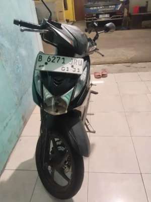 Jual bekas Dijual Beat FI 2015BU,lokasi di Tangerang Kab.