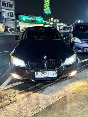 Dijual BMW 325 AT. Tahun 2010 lokasi di  , tersedia melalui melalui situs Olx