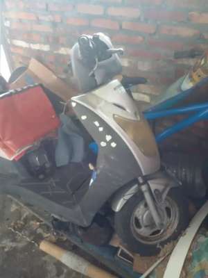 Jual bekas DiJual BU motor langka Kimco matic Free ex 100cc th 2005 plat lokal,lokasi di Yogyakarta Kota