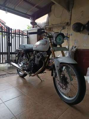 Jual bekas Dijual CB basic megapro tahun 2008 16,5 nego,lokasi di Surabaya Kota