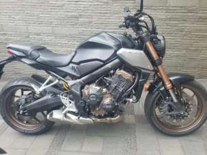 Jual bekas Dijual CB650R Istimewa Tahun 2020 Lengkap,lokasi di  ,Bandung Kota