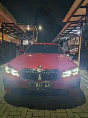 Jual bekas Dijual Cepat BMW 320i 2021 Bensin Low KM Perfect Condition,lokasi di Tangerang Selatan Kota