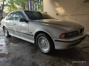 Jual bekas Dijual cepat BMW e39 528i tahun 2000,lokasi di Surabaya Kota