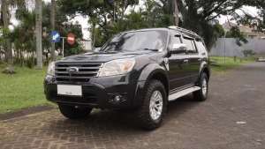 Jual bekas DIJUAL CEPAT NEGO Ford Everest Antiq 4x4 2,5 10 S- MT,lokasi di Malang Kota