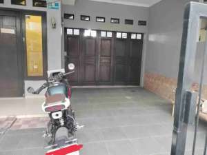 DIJUAL CEPAT RUMAH 2 LANTAI DI GREEN PERSAHABATAN TOWN HOUSE JAGAKARSA lokasi di Jakarta Selatan, tersedia melalui melalui situs Olx