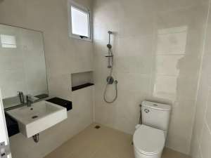 Dijual Cepat Rumah Baru Renovasi Rasa Rumah Baru di Green Lake City lokasi di Tangerang Kota, tersedia melalui melalui situs Olx