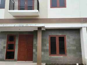 DIJUAL CEPAT RUMAH CANTIK 2LANTAI SIDOARUM GODEAN SLEMAN lokasi di Sleman Kab., tersedia melalui melalui situs Olx