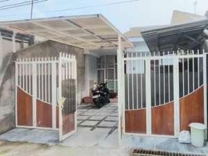 Dijual Cepat Rumah Lokasi Strategis dan Terawat di Ngagel lokasi di Surabaya Kota, tersedia melalui melalui situs Olx