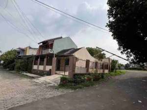 Dijual Cepat Rumah Posisi Hoek Dekat Stasiun Perum Korpri Suradita Cisauk Serpong Tangerang lokasi di Tangerang Kab., tersedia melalui melalui situs Olx