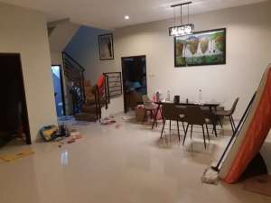 Dijual Cepat Rumah Singgasana Pradana Bandung 2 Lantai lokasi di Bandung Kota, tersedia melalui melalui situs Olx