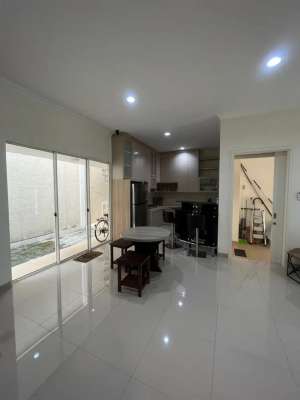 Dijual Cepat The Springs Flamingo Cluster Caribbean Gading Serpong lokasi di Tangerang Kota, tersedia melalui melalui situs Olx