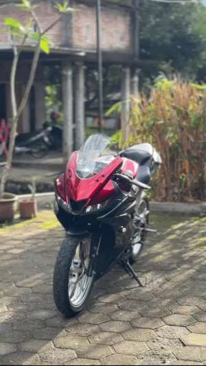 Jual bekas Dijual Cepat Yamaha R15 V3 2017,lokasi di Semarang Kab.