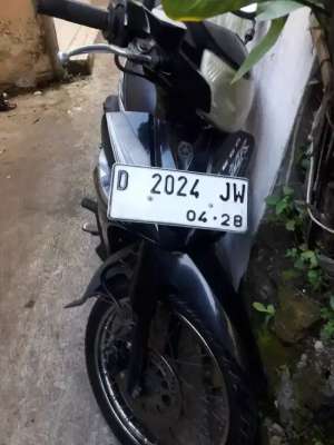 Jual bekas Dijual cepat yamaha vega zr tahun 2013,lokasi di Bandung Kota