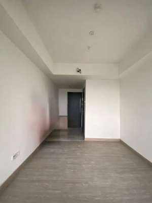 DIJUAL COLLINS BOULEVARD APARTMENT TYPE STUDIO VIEW POOL lokasi di Tangerang Kota, tersedia melalui melalui situs Olx