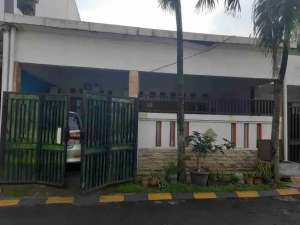 DIJUAL CPT RUMAH BAGUS DAN KOKOH DIPURIGADING JATI WARNA lokasi di Bekasi Kota, tersedia melalui melalui situs Olx