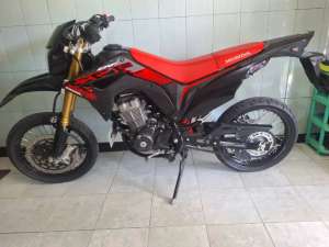 Jual bekas Dijual crf 2024 nego,lokasi di Gresik Kab.