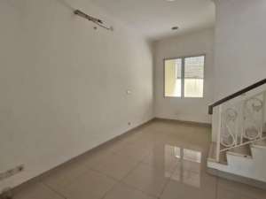 Dijual dan Disewa Rumah Cluster Thames JgcHadap Taman, AdemSudah Renovasi Belakang 030 lokasi di Jakarta Timur, tersedia melalui melalui situs Olx