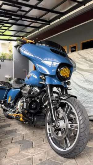 Jual bekas DIJUAL HARLEY STREETGLIDE 2015 PERFORMANCE BAGGERPEMAKAI FP FULLPA,lokasi di Jakarta Selatan