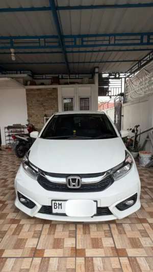 Jual bekas Dijual Honda Brio Satya 1.2L Putih tahun 2019 NIK 2018,lokasi di Pekanbaru Kota