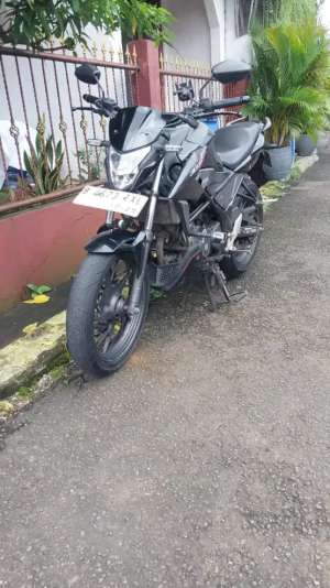 Jual bekas Dijual Honda CB150R tahun 2015, kondisi terawat, mesin masih responsif,lokasi di Depok Kota