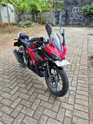 Jual bekas Dijual Honda CBR 150R Facelift tahun 2019,lokasi di Tangerang Selatan Kota