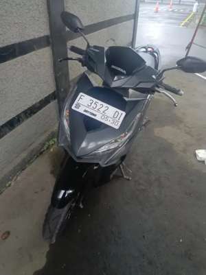 Jual bekas Dijual honda vario 150 tahun 2015,lokasi di Depok Kota