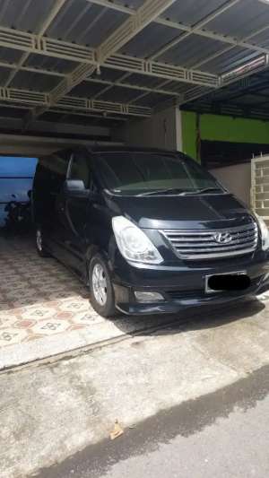 Jual bekas Dijual hyundai H1 bensin AT,2011,lokasi di Kediri Kota