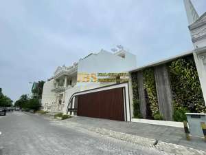 Dijual Kavling Hadap Selatan di Komplek Cemara Asri Medan Jalan Sena Row Lebar lokasi di Medan Kota, tersedia melalui melalui situs Olx