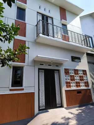 Dijual Kost Baru Ekslusif UNS 12 Kamar lokasi di Surakarta Kota, tersedia melalui melalui situs Olx