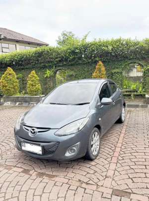Jual bekas DIJUAL MAZDA 2 Automatic 2011 Mobil Pribadi,lokasi di Yogyakarta Kota