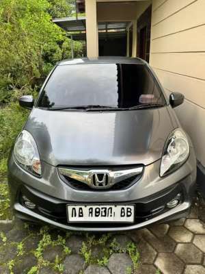 Jual bekas Dijual mobil honda brio,lokasi di Magelang Kab.