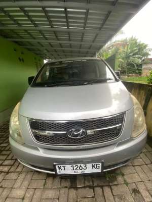 Jual bekas dijual mobil hyundai H-1 2010,lokasi di  