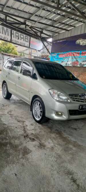 Jual bekas Dijual mobil Innova J MANUAL,lokasi di  