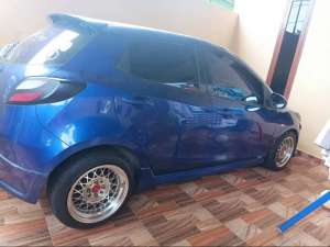 Jual bekas Dijual mobil Mazda 2 tahun 2011,lokasi di Gowa Kab.