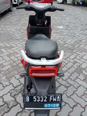 Jual bekas Dijual Molis Yadea T9 Tahun 2023,lokasi di Jakarta Barat