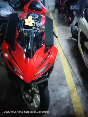 Jual bekas Dijual motor sport Honda CBR 150 , harga 22 nego keras , jarang pake,lokasi di Jakarta Timur