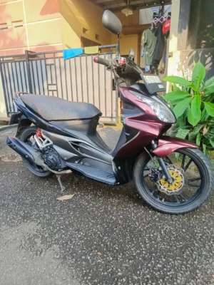Jual bekas Dijual motor Suzuki Skywave kondisi baik,lokasi di Depok Kota