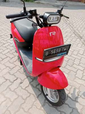 Jual bekas Dijual Murah Motor Listrik Rakata S9 Tahun 2024,lokasi di Jakarta Barat