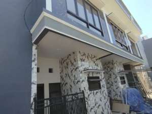 Dijual MurahRumah Baru Gress Rumah Mungil 2 Lantai Lebak Arum, Gading, Kenjeran Surabaya lokasi di Surabaya Kota, tersedia melalui melalui situs Olx