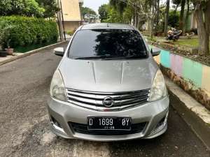 Jual bekas Dijual Nissan Grand Livina Highway Star 2011, 10th Anniversary, Matic,lokasi di Bekasi Kab.