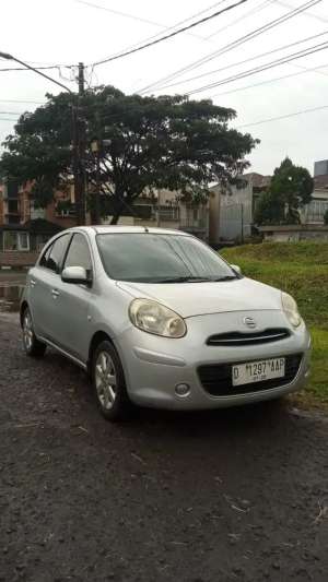 Jual bekas Dijual Nissan March 1,2 L 2013 mulus,lokasi di Bandung Kota